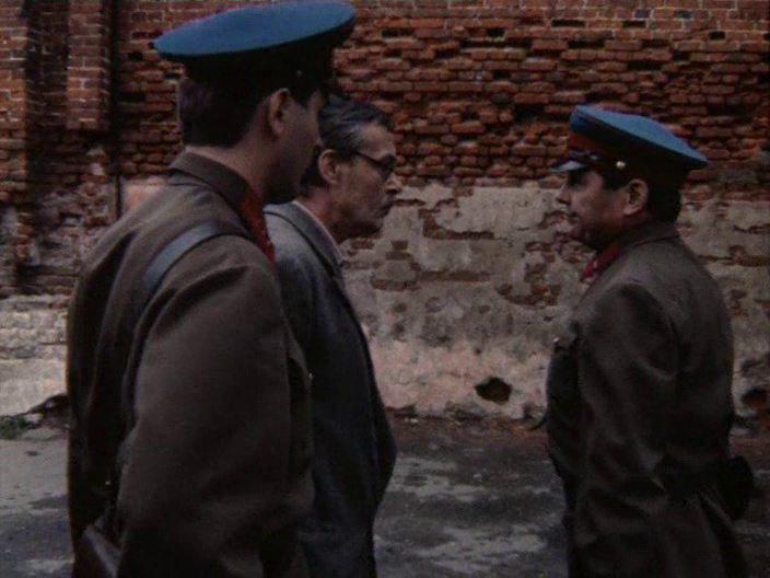 Кадр из фильма Свой крест (1989)