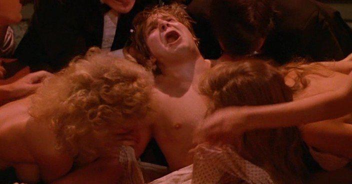 Кадр из фильма Общество / Society (1989)