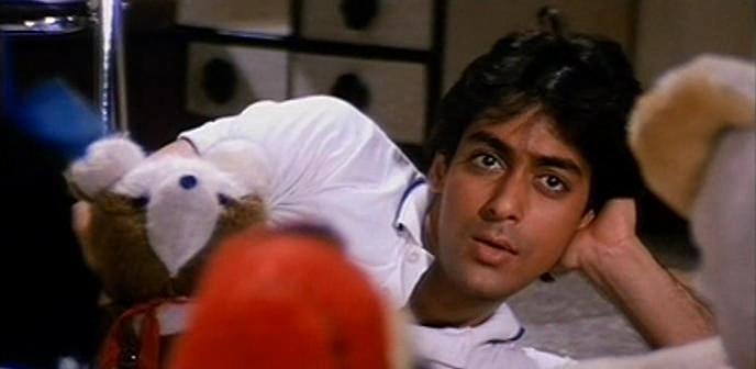 Кадр из фильма Я полюбил / Maine Pyar Kiya (1989)