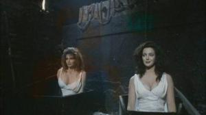 Кадры из фильма Поворот на Трансильванию / Transylvania Twist (1989)
