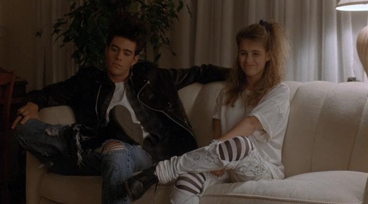 Кадр из фильма Она неуправляема / She's Out of Control (1989)