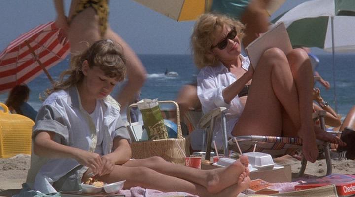 Кадр из фильма Она неуправляема / She's Out of Control (1989)
