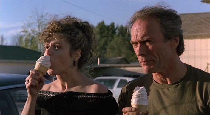 Кадр из фильма Розовый кадиллак / Pink Cadillac (1989)
