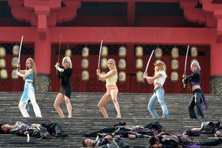 Кадр из фильма D.O.A.: Живым или мертвым / DOA: Dead or Alive (2006)