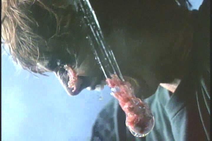Кадр из фильма Проклятие 2: Укус / Curse II: The Bite (1989)