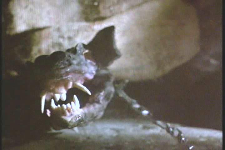 Кадр из фильма Проклятие 2: Укус / Curse II: The Bite (1989)