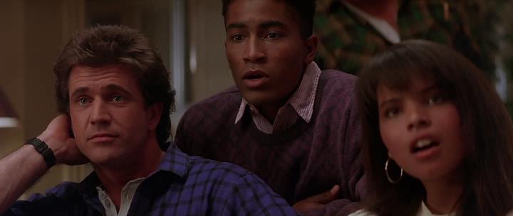 Кадр из фильма Смертельное оружие 2 / Lethal weapon 2 (1989)