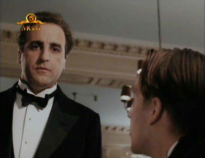 Кадр из фильма Дама червей / Queen of Hearts (1989)