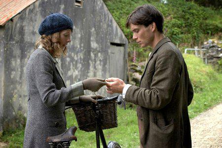 Кадр из фильма Ветер, который качает вереск / The Wind that Shakes the Barley (2006)