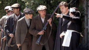 Кадры из фильма Ветер, который качает вереск / The Wind that Shakes the Barley (2006)