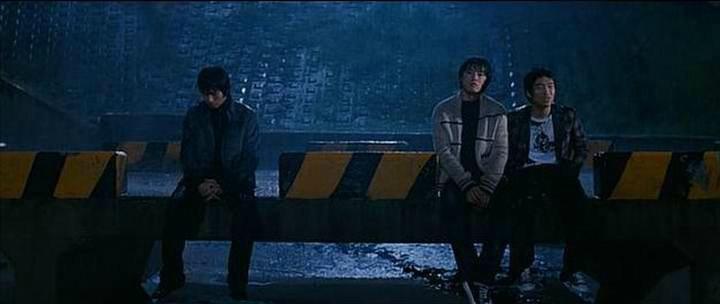 Кадр из фильма Три приятеля / Ttukbangjeonseol (2006)