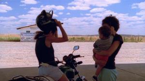Кадры из фильма Небо Суели / O Céu de Suely (2006)