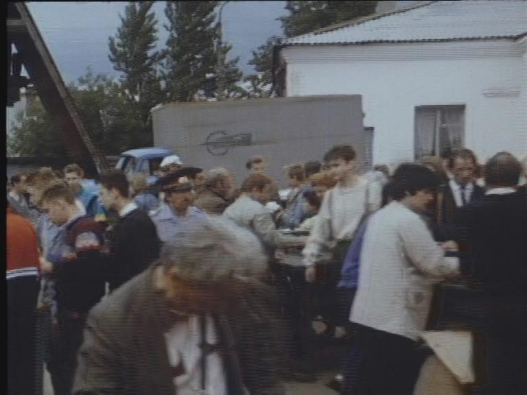 Кадр из фильма Волки в зоне (1990)