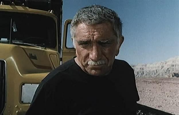 Кадр из фильма Паспорт (1990)