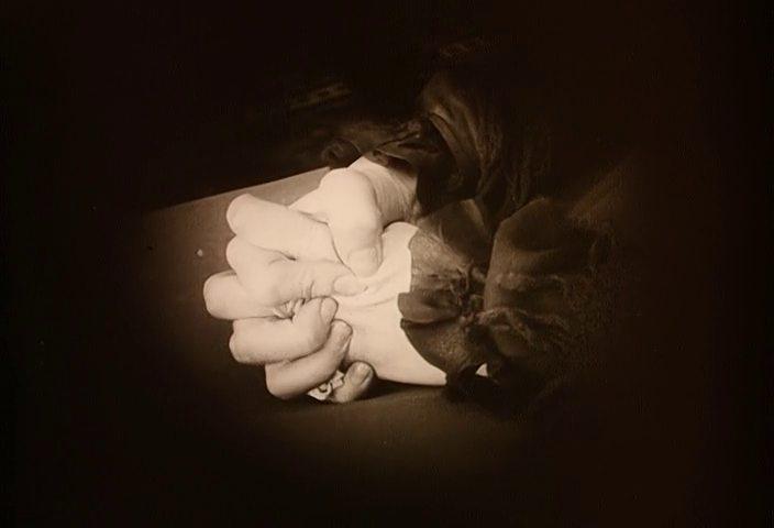 Кадр из фильма Нетерпимость / Intolerance: Love's Struggle Throughout the Ages (1916)