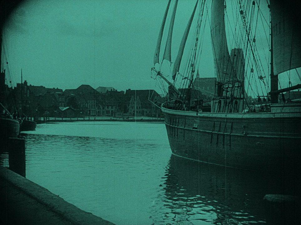 Кадр из фильма Носферату, симфония ужаса / Nosferatu, eine Symphonie des Grauens (1922)
