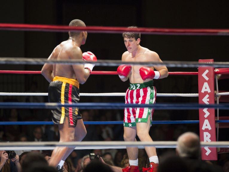 Кадр из фильма Пазманский дьявол / Bleed for This (2017)
