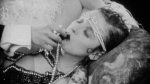 Кадры из фильма Уходит улыбаясь / Exit Smiling (1926)