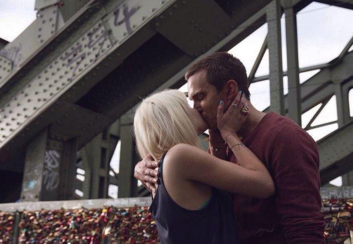 Кадр из фильма Автобан / Collide (2017)