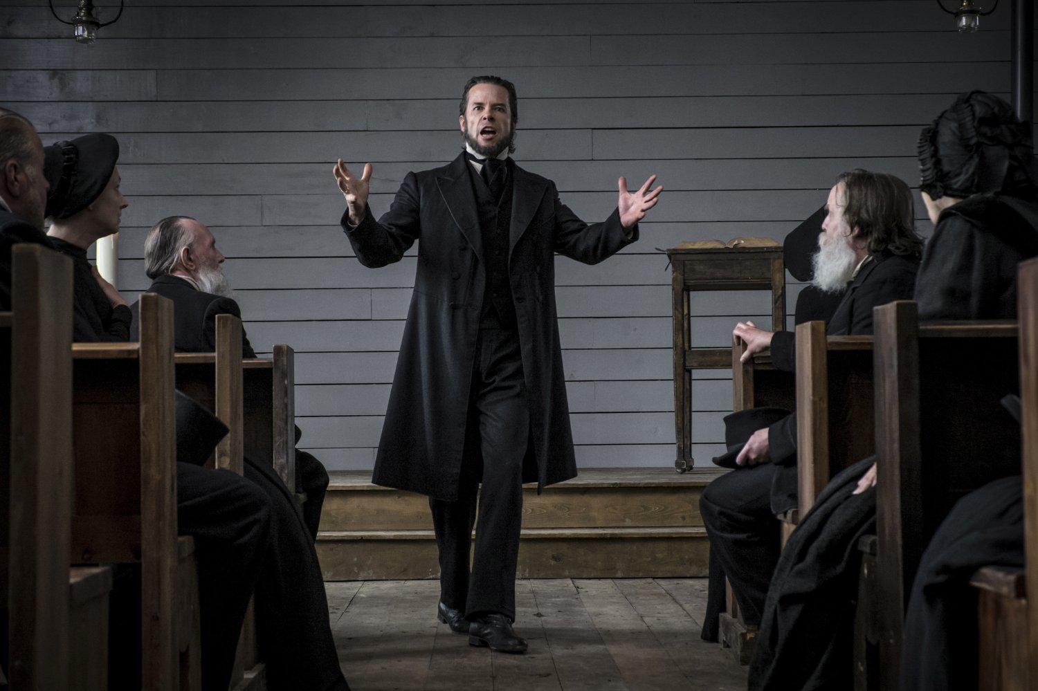 Кадр из фильма Преисподняя / Brimstone (2017)