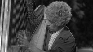 Кадры из фильма Воры и охотники / Animal Crackers (1930)