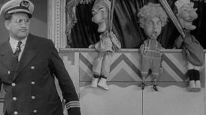 Кадры из фильма Обезьяньи проделки / Monkey Business (1931)