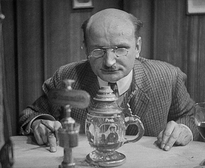 Кадр из фильма М убийца / M - Eine Stadt sucht einen Mörder (1931)