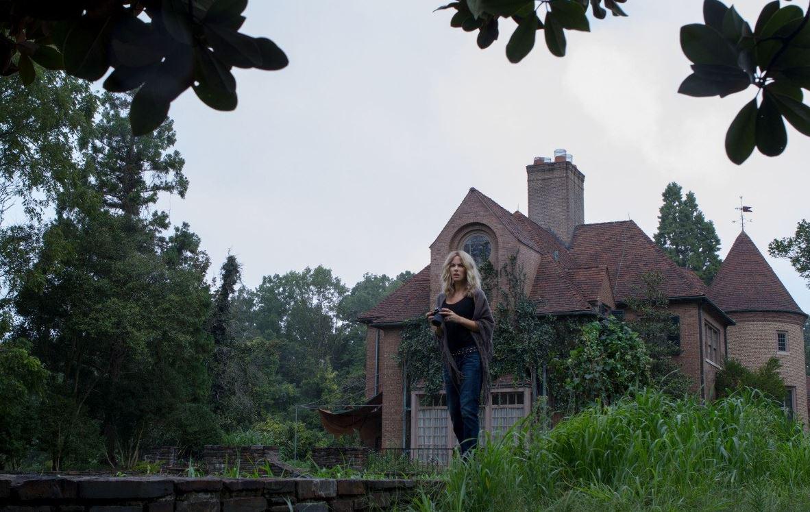 Кадр из фильма Комната разочарований / The Disappointments Room (2016)