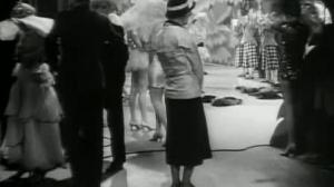 Кадры из фильма Блондинка из варьете / Blondie of the Follies (1932)