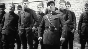 Кадры из фильма Полковой петух / Le coq du régiment (1933)