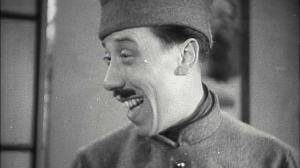 Кадры из фильма Полковой петух / Le coq du régiment (1933)