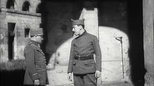 Кадры из фильма Полковой петух / Le coq du régiment (1933)