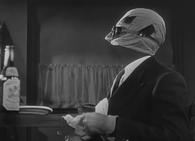 Кадр из фильма Человек - невидимка / The Invisible Man (1933)