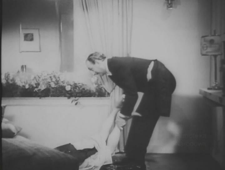 Кадр из фильма Чем мой муж занят ночью? / Co mój maz robi w nocy (1934)