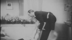 Кадры из фильма Чем мой муж занят ночью? / Co mój maz robi w nocy (1934)