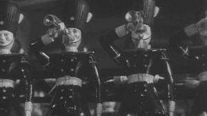 Кадры из фильма Марш деревянных солдатиков / Babes in Toyland (1934)