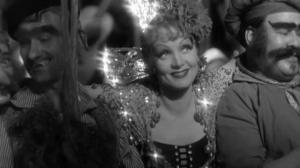 Кадры из фильма Дьявол - это женщина / The Devil Is a Woman (1935)