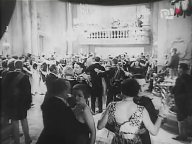 Кадр из фильма Маневры любовные или дочь полка / Manewry miłosne (1935)