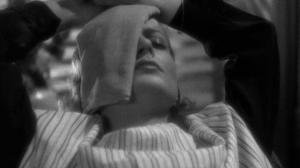 Кадры из фильма Любовь перед завтраком / Love Before Breakfast (1936)