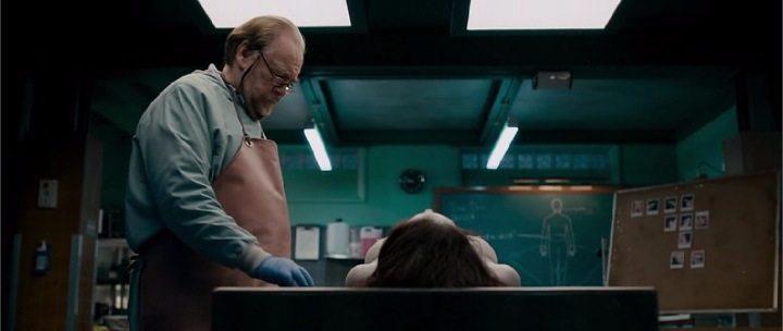 Кадр из фильма Демон внутри / The Autopsy of Jane Doe (2016)