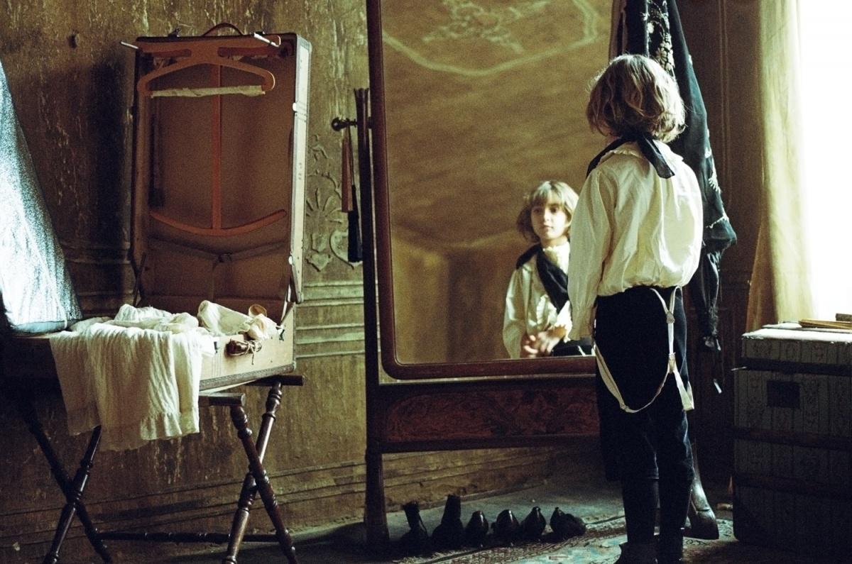 Кадр из фильма Детство лидера / The Childhood of a Leader (2016)