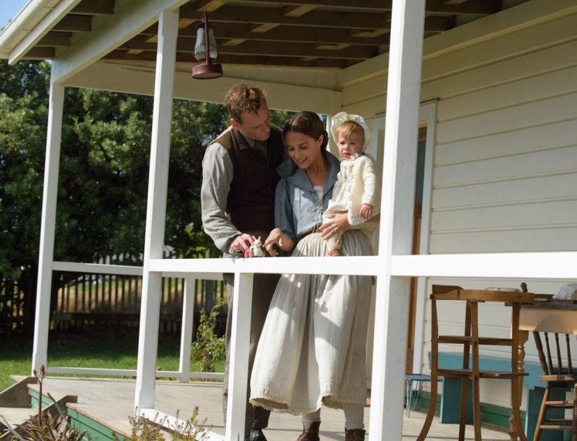 Кадр из фильма Свет в океане / The Light Between Oceans (2016)