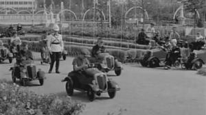 Кадры из фильма Воздушное приключение (1937)