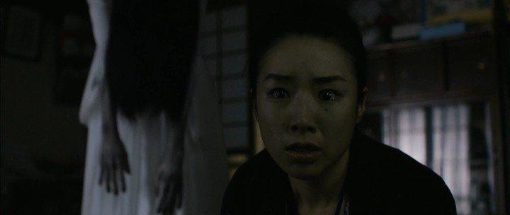Кадр из фильма Проклятые. Противостояние / Sadako v Kayako (2016)