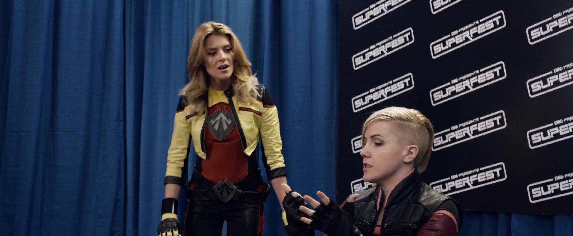 Кадр из фильма Суперженщины / Electra Woman and Dyna Girl (2016)