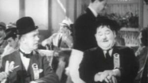 Кадры из фильма Летающая парочка / The Flying Deuces (1939)