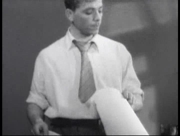 Кадр из фильма Шуми, городок (1940)