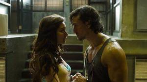 Кадры из фильма Бунтарь / Baaghi (2016)