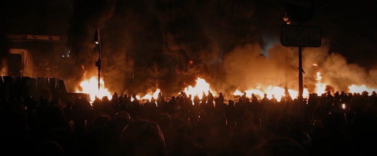 Кадр из фильма Конец дня / Daylight's End (2016)