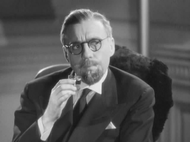 Кадр из фильма Быть или не быть / To Be or Not to Be (1942)